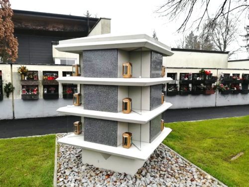 Ansfelden  Grableuchte Pagode